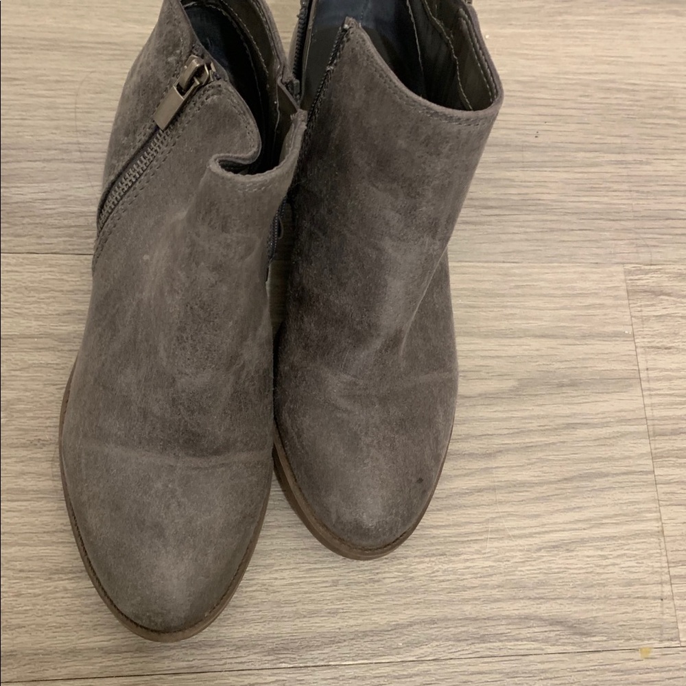 Women’s gray booties - Picture 5 of 9